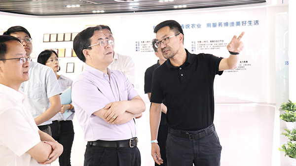 应义斌教授一行参观开云·kaiyun数字三农展厅