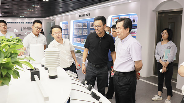 应义斌教授一行参观开云·kaiyun数字三农展厅